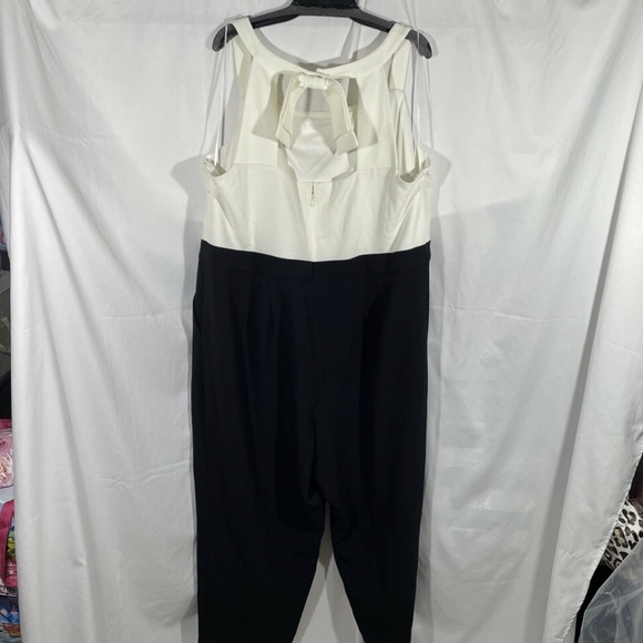 NEW Vince Camuto [‎ PLUS 22W ] Kors Square Neck with Bow Crepe Jumpsuit - Picture 10 of 12
